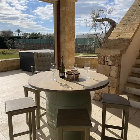 Elisabetta Con Idromassaggio E Area Piscina