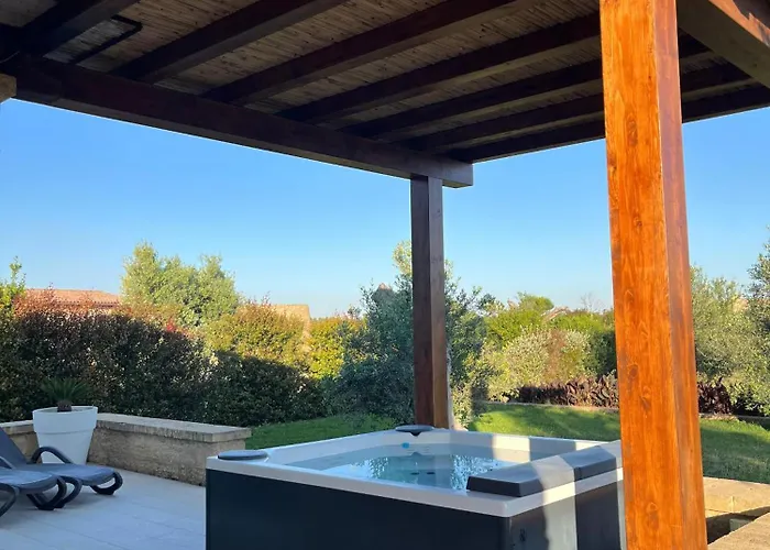 Villa Elisabetta Con Idromassaggio E Area Piscina